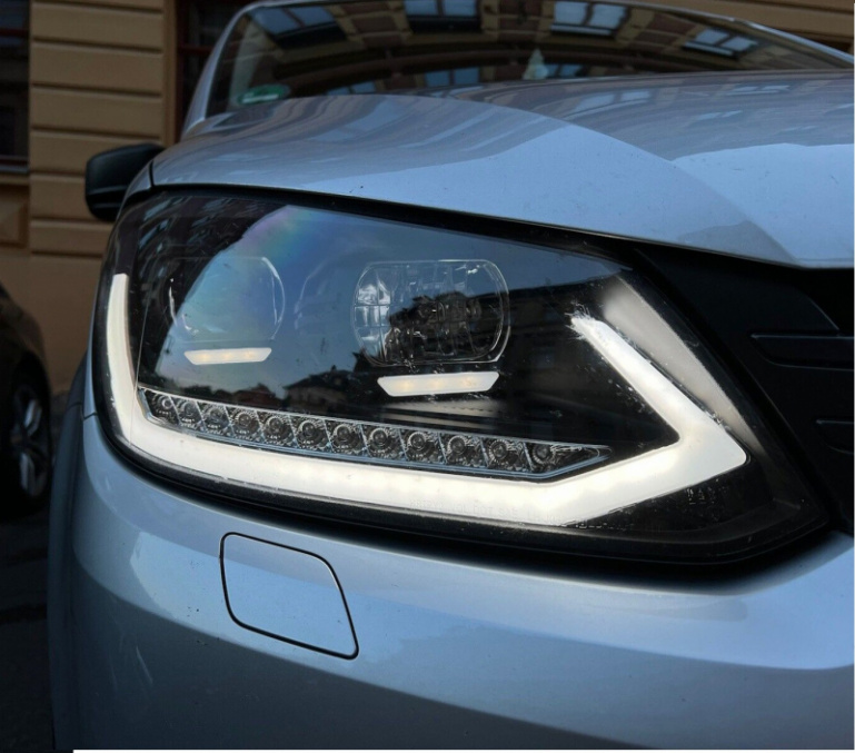 Upgrade LED Tagfahrlicht Scheinwerfer für VW Touran II 5T / Caddy 10-15 Schwarz